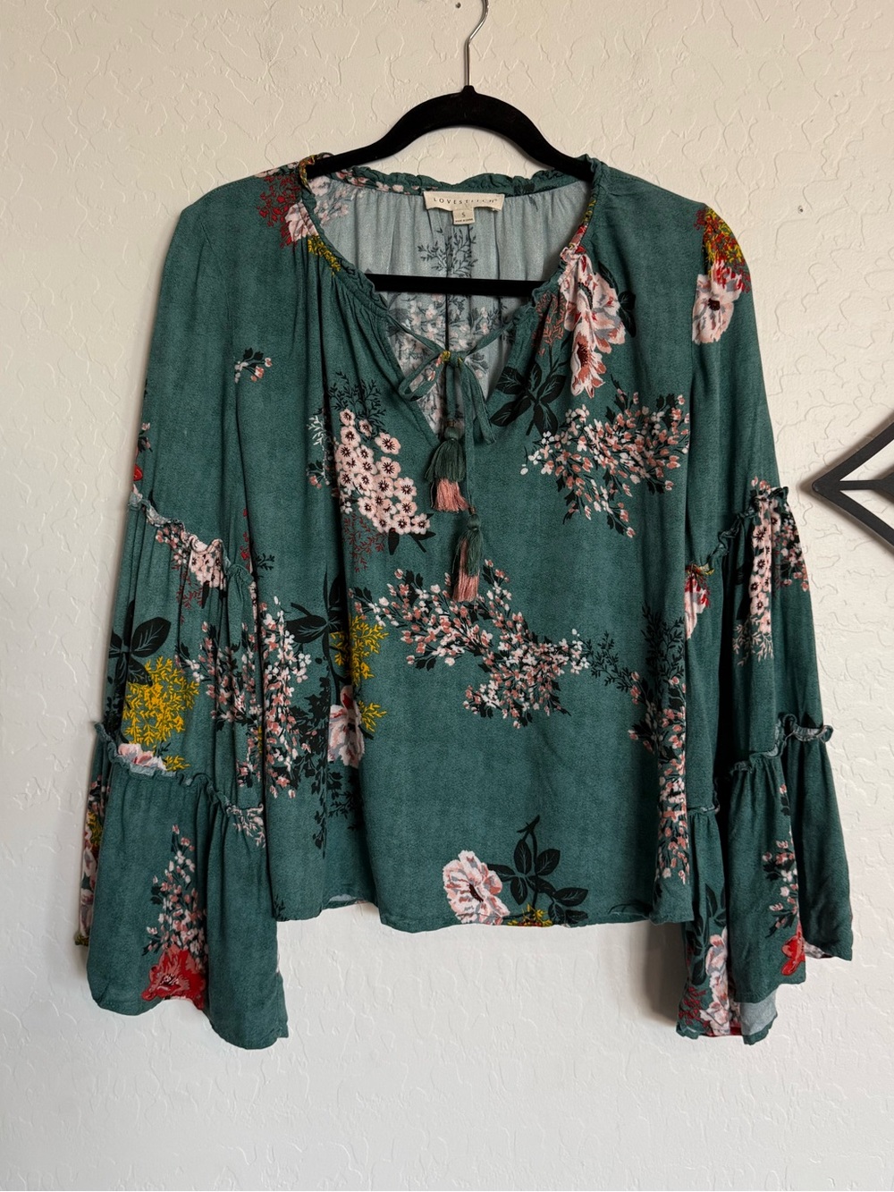 LOVESTITCH  Olivia Bell Sleeve Floral Peasant Top Sage Green Boho Size S